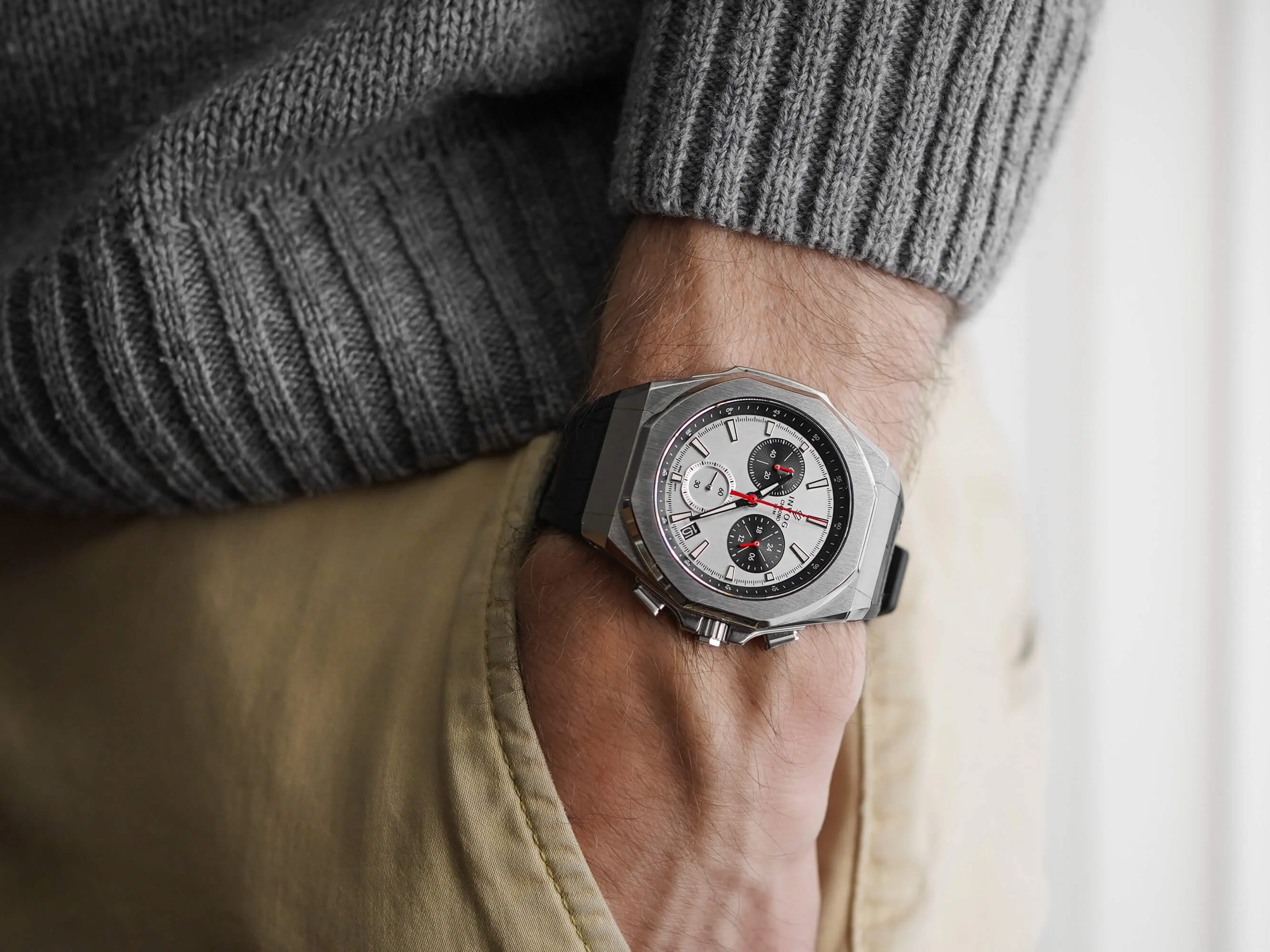 INVOG WATCHES - image 1